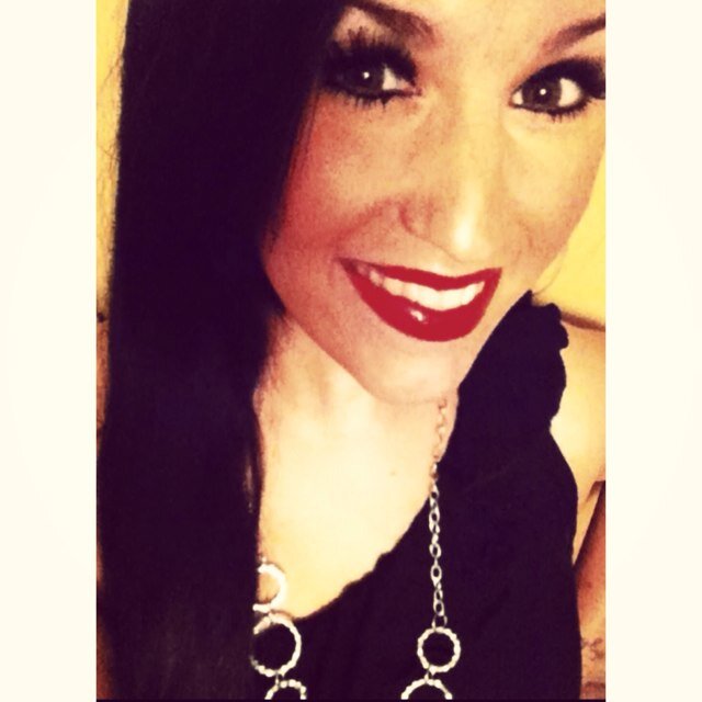 A BEAUTIFUL YOUNG WOMAN WITH CLASS #TEAM IPHONE #TEAM CANCER
    #WANNA ASK SOMETHING JUST ASK!
#FOLLOW ME & I'LL FOLLOW BACK