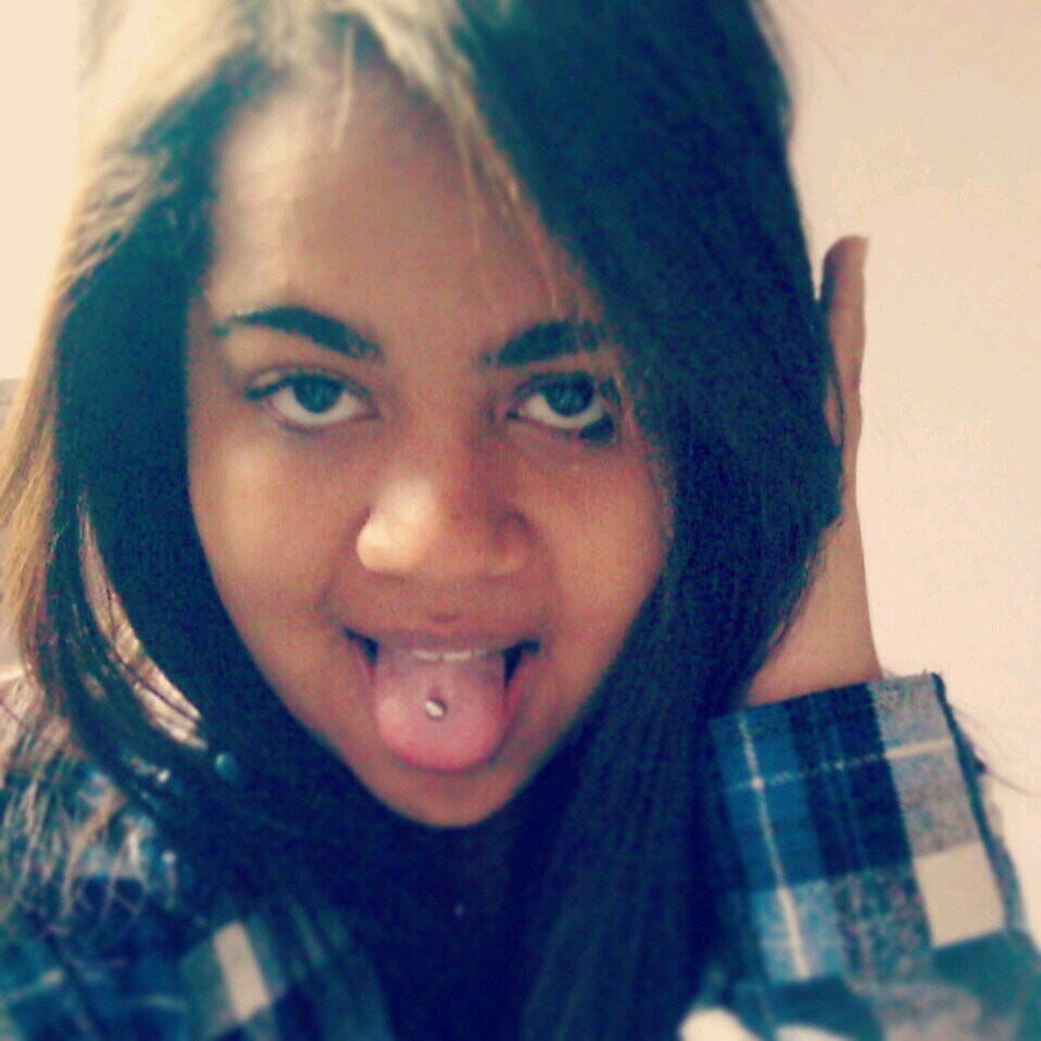Sou conhecida como a uma garota doida,mas não ligo pra o que as pessoas dizem. Sou o que sou e ninguem vai me fazer mudar!!