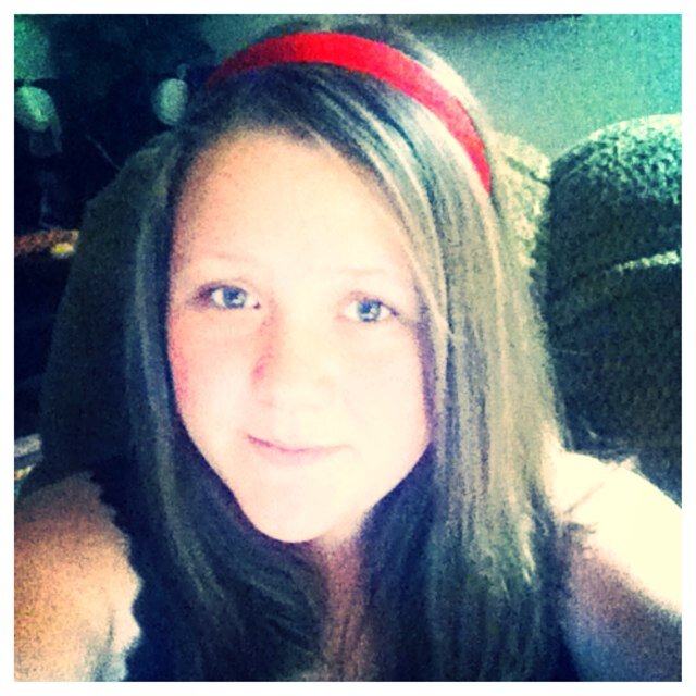 never give up on urself because ur unique in ur own way :D hazza! I love 1D i love them all especally harry! Dont like me thats ok! :)