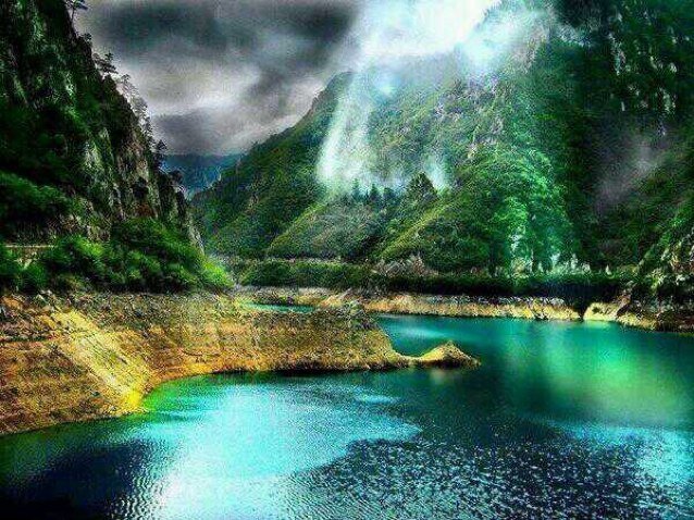 خُذِ الْعَفْوَ وَأْمُرْ بِالْعُرْفِ وَأَعْرِضْ عَنِ الْجَاهِلِينَ
