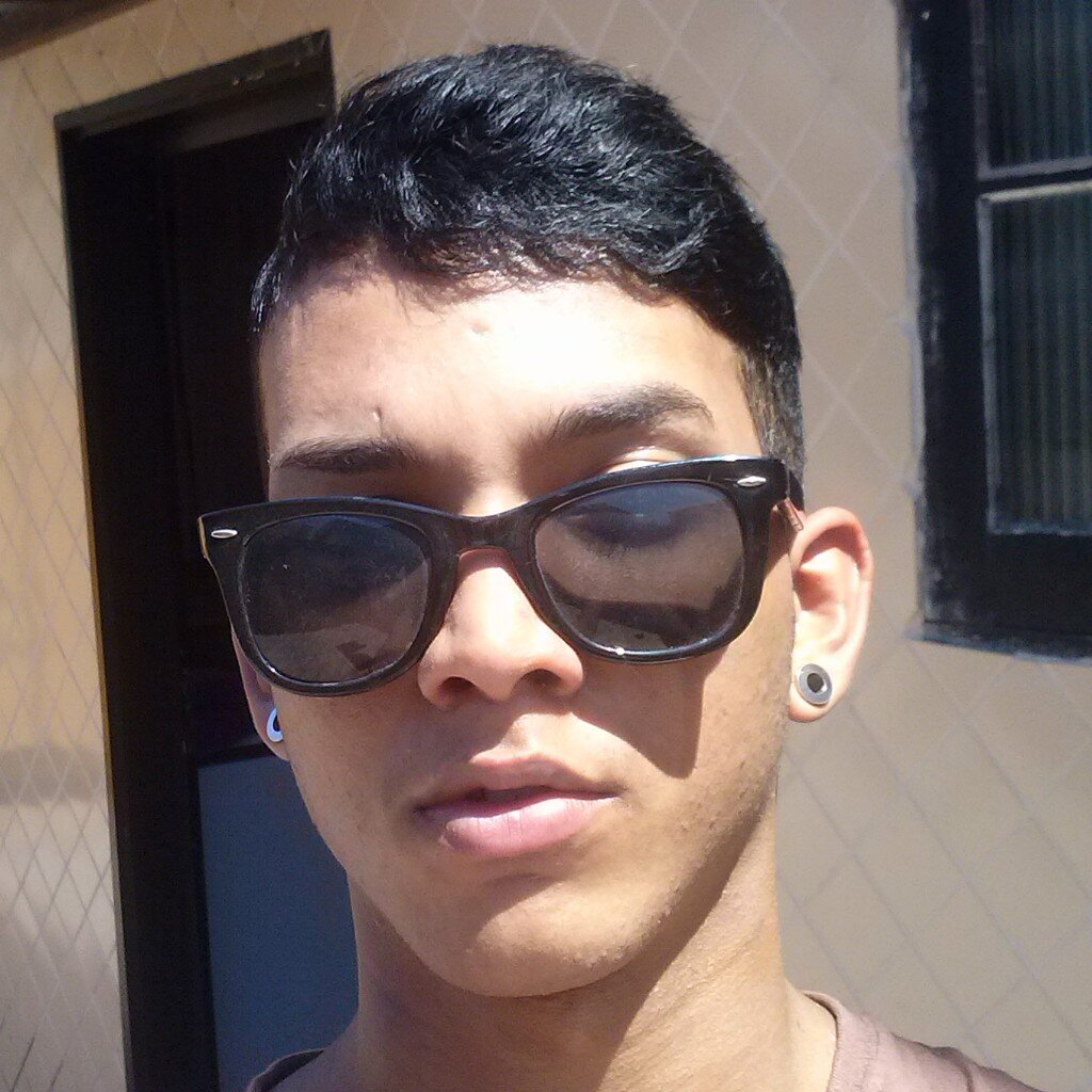 Tumblr:http://t.co/ACmYp2TXV1 Instagram:http://t.co/lVJyNLznA4