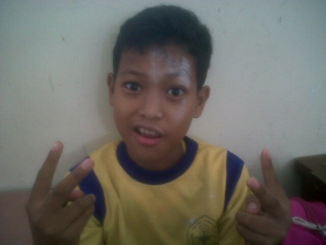 do you like me??!! (-.-°)凸