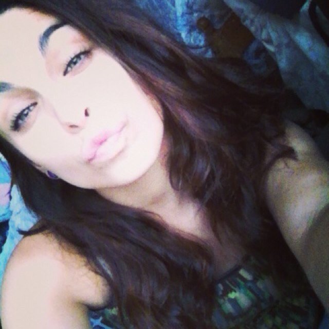 im that reckless white bitchh ;) follow me ! 3 :*
