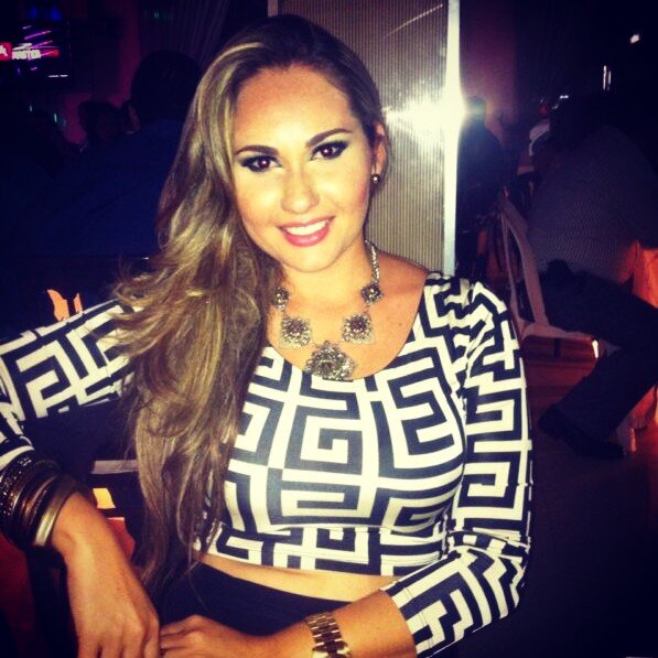 Comalcalkense de ♥super alegre y completamente FELIZ.