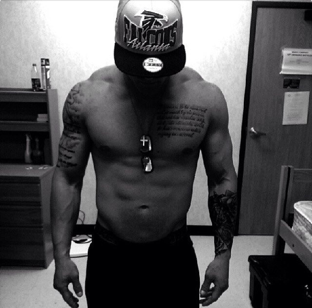 Avi is me. Hit unfollow if my tweets are too hard to swallow. Snapchat me your ass or boobs: callme_mrgrey