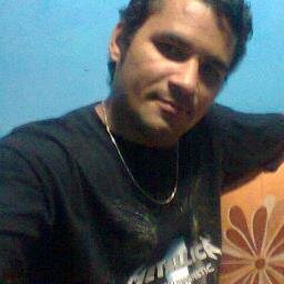 sou um cara legal que adora curtir o velho rock