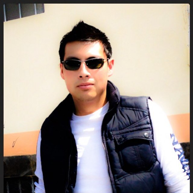 Estudiante de Ing. Mecanica en la UPS, trabajo en FULLSERVICES CORP.