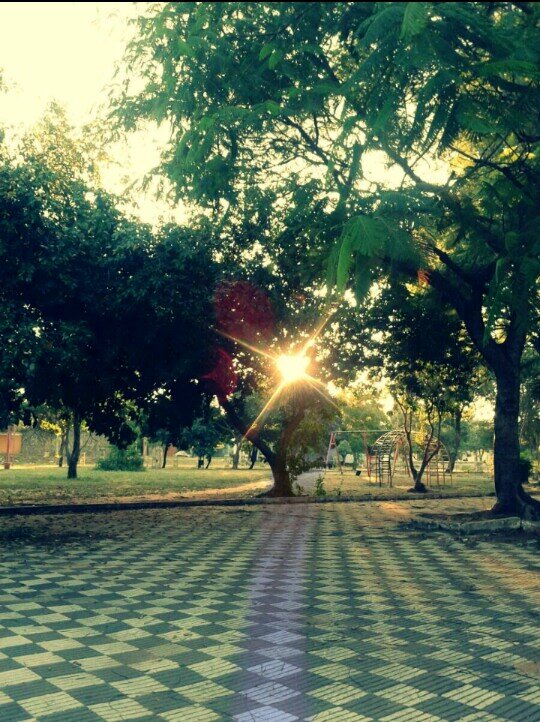 Esta es la plaza mas popular de asunción, los que me conocen saben. Me dicen Caribeans y la Caribe también.