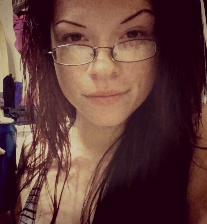 Alyssa Kenney , ♀  est.07'93 , 20 ♥