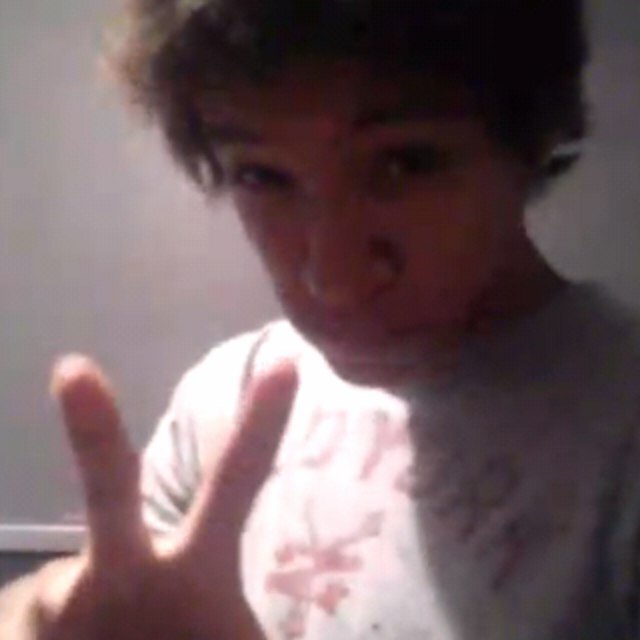 Im 19 ,scene kid ,i play games and like too dance ltakenl i love my girlfriend