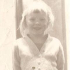 Love history, beachcombing, reading, gardening & people, not necessarily in this order.! L-plate journalist,DNA Angel, Family reunification, historian