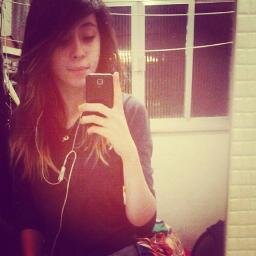 me segue que sigo de volta na hora, mas primeiro lê a Bio Ok rsrsrs'