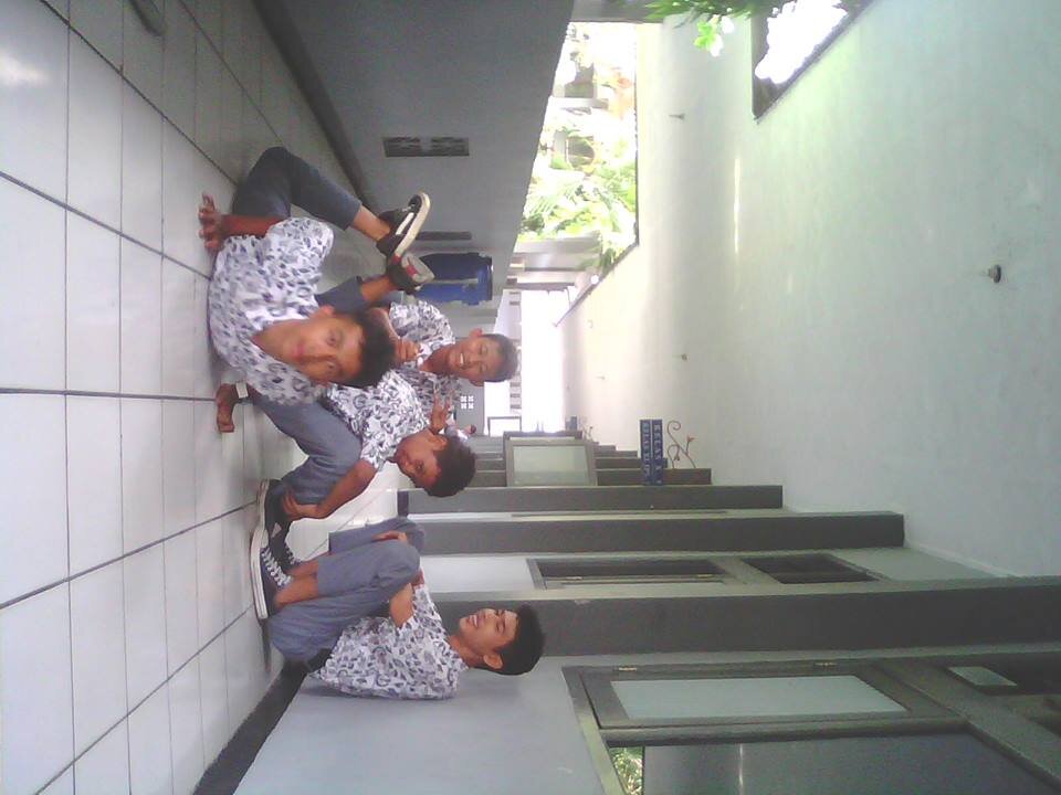 Nasruloh_R's profile picture. Saya lebih memilih jadi yang terunik, dari pada yang terbaik!