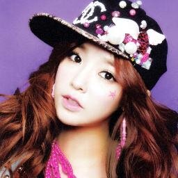 อันยอง หนู สาว ทิฟฟาโกะ น่ะค่ะ ถ้าไม่รู้จักฟลอมาเว้านำกันน่ะค่ะ อิอิ / เพื่อนสาว @sunny89_secret#SecretFam