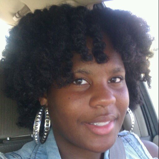 22 years old. Proud Mommy of a beautiful babygirl! Beauty &nd Brains. #UscL grad  Blessed Beyond Measure