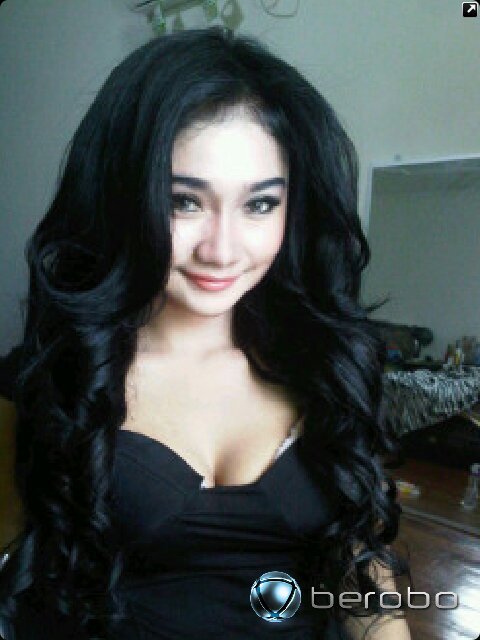 Vega Stephanie Goyang Badai Hits single : Kasih Tahu Ngga Yaa mail : prestasi_itproduction@yahoo.com