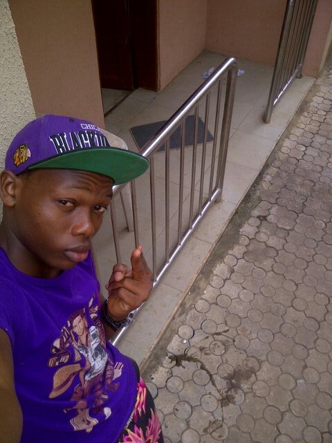 †ђξ official page of @bibzyklef.....©GCUTZ EXCLUSIVeFASHIoNIST Cute and handsome guy wit flexy tinz and great ambition 4 future.....#28165F19 add up #Oya