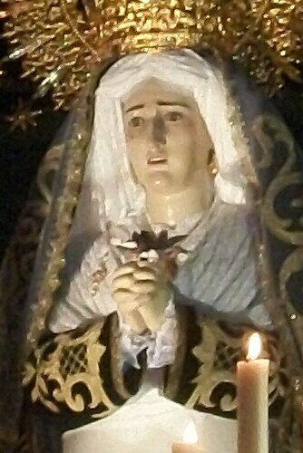 SALVE VIRGEN PURA DOLOROSA MADRE,SALVE VIRGEN BELLA,MADRE VIRGEN SALVE.
