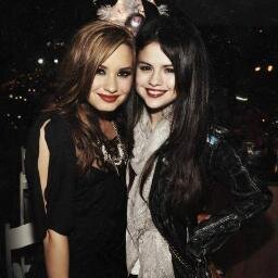 Hi. :) CAN YOU FOLLOW @UnstoppableDemi and @NatalySelenator PLEASE? :) Thank you. Love you! :)*