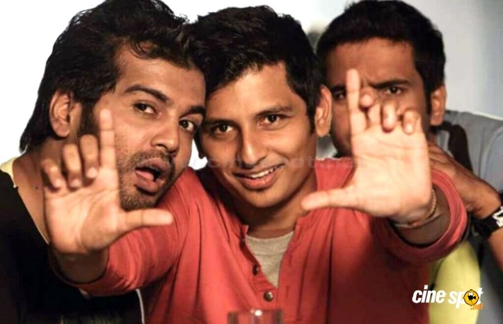 fan club of Endrendum Punnagai :)