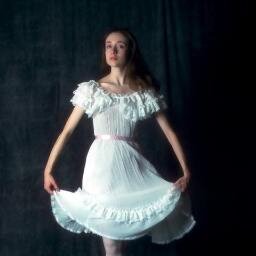 Professional ballerina. IgG4 autoimmune disease type 1 & Cystic fibrosis. Haemodialysis patient. 30+ (old af). She/Her