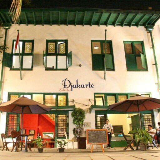 tempat sederhana difungsikan untuk bahagia diciptakan penuh cinta. orang baik makan makanan baik dengan harga baik. cp : 081808374431 atau 081287039201.