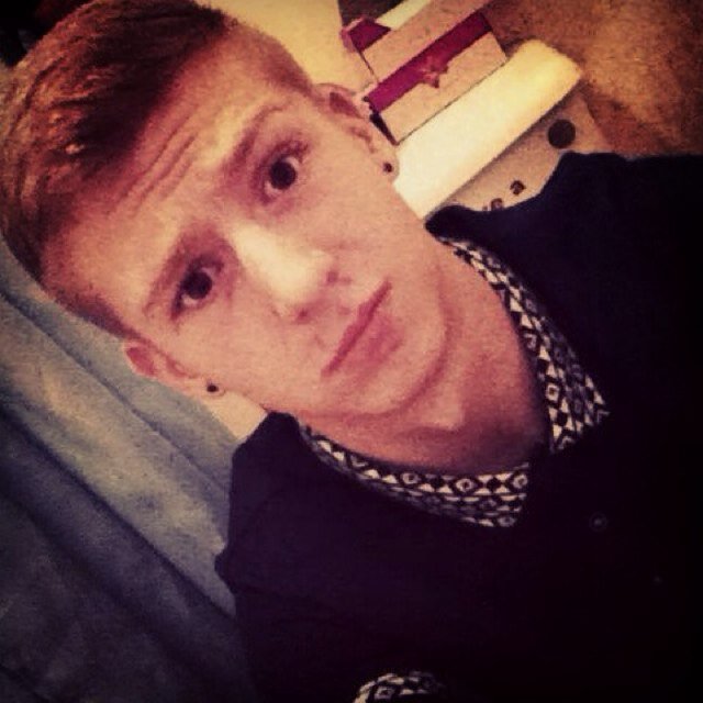 Hey guys its vncey here and please follow me 
I snipe alot and i love it