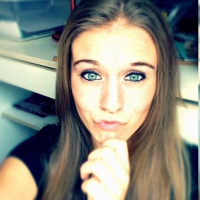 Coucouu!3 :)