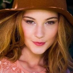 BellaFerraroFR's profile picture. Twitter source sur la magnifique et talentueuse Bella Ferraro ayant participé à XFactorAus en 2012. Deux singles sortis depuis. Les news sont dans les favoris.