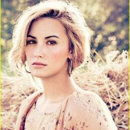 i met demi 3 times, she RT me 4 times, favorite 1 times, and tweet me 6 times.  She hugged me and said she loved me 1 year ago♥♥♥