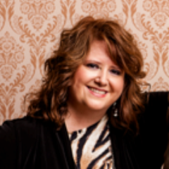 Singer, worship leader, teacher, sister, aunt....Let's go to the ocean!