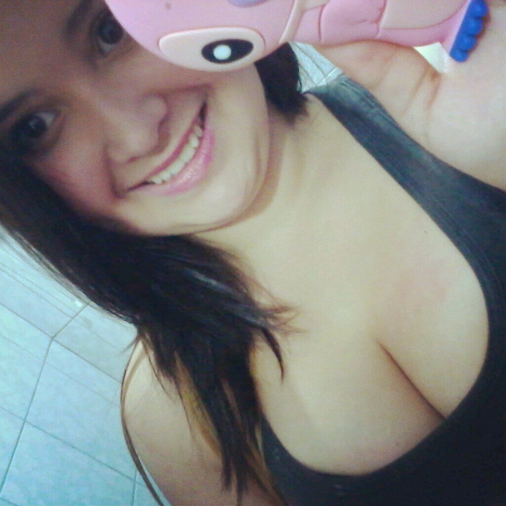 Num sei o que dizer, mas aii, já que leu segue aii, ah, avisa se quiser que eu siga de volta :) ∞ Eternamente Autentica ∞ Meu outro twitter: @MorDoPellegrini