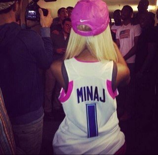 PROUD OF @NICKIMINAJ #YMCMB #TM #TeamMinaj #TeamParker #PrettyGang @ParkerIghile RT me on 1.3.2013 (his birthday,so happy!) *waiting for the day i'll meet nic*