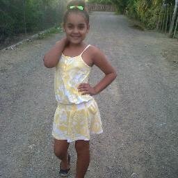 CuandOh UnOhh Tiene Su Belleza Brilla Con ToONn
& La Belleza Es Lindahh
Suu Enanitah' Besha' :D De Akii