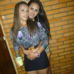 , menina simples sem misterios quase como todas as outras ,mais não igual a elas. ¬