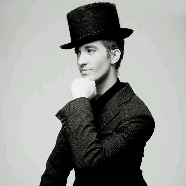 Ballet Dancer.love life and life will love you back.lover,music,gaming. Let's go :)