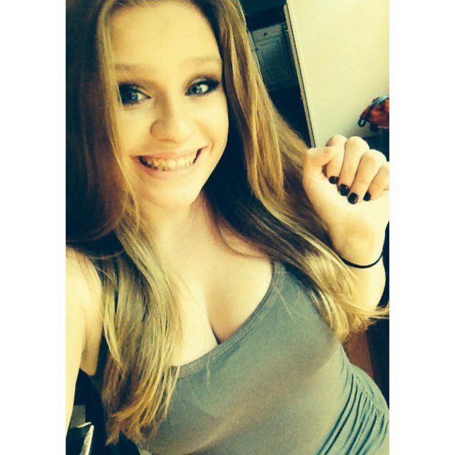 One Direction, Justin Bieber, 5SOS, James/5 Instagram: isabelle_cratty15
