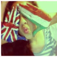 ¿Niall? Mi pasión ¿Harry? Mi alegría ¿Louis? Mi motivación ¿Liam? Mi virtud ¿Zayn? Mi inspiracion ¿One Direction? Mi vida.♥.
#Seguime y te #Sigo