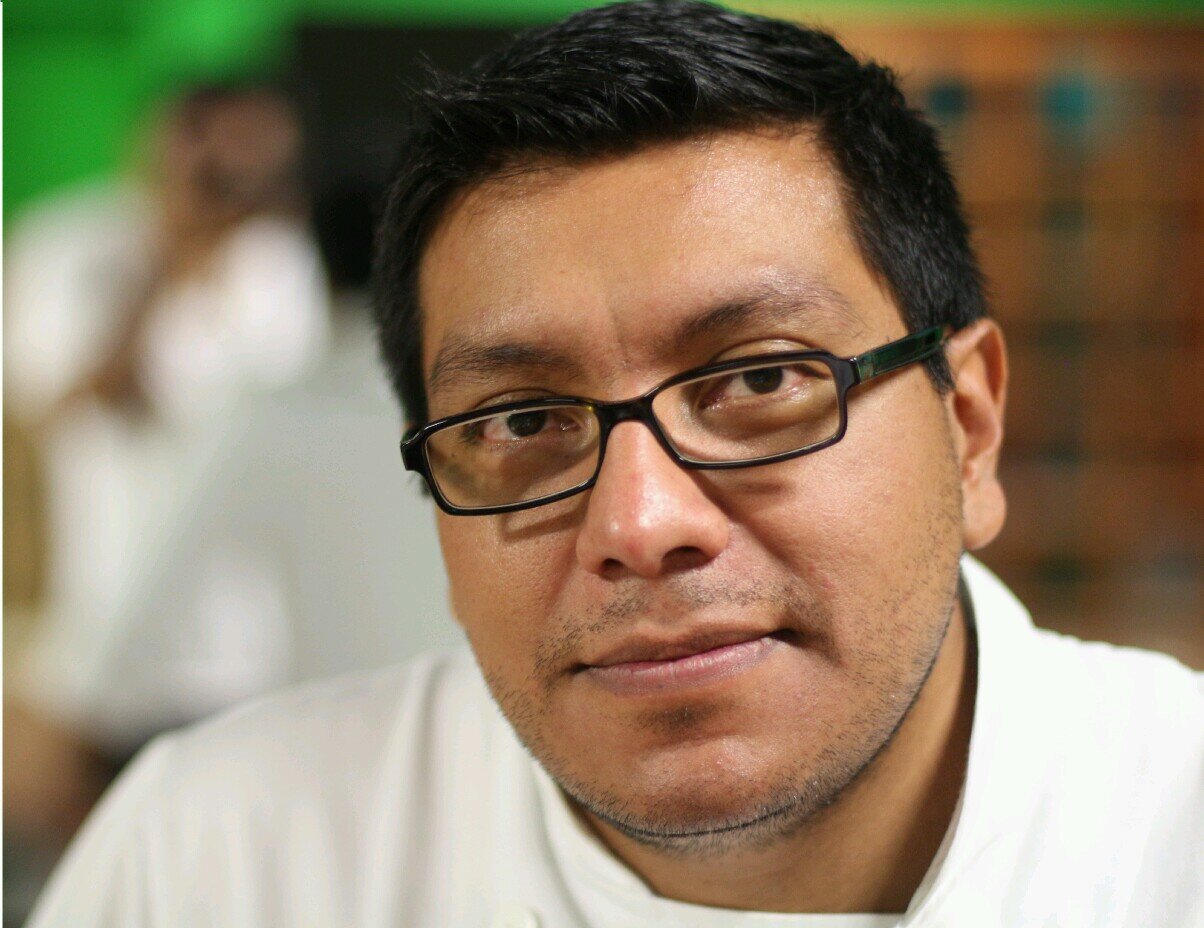 Perrero, cocinero, maestro en administración y en procesos de mejora continua, padre enamorado