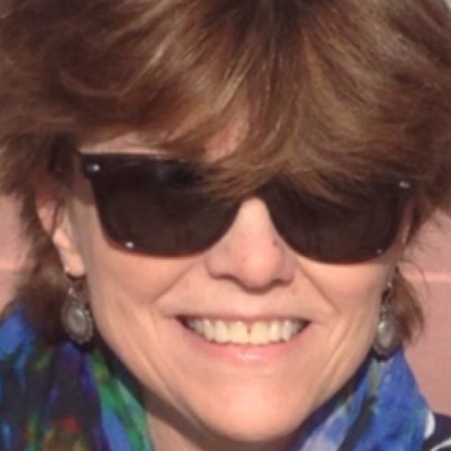 Reader,politics junky, poet,LGBT rights, animal lover,scifi geek,sun worshipper, moon dancer Nasty Woman!