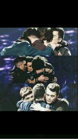 Me llaman Cherry. Muriendo por cuatro chicos; Union J. Cuando lleguen a España yo abre sobrepasado una meta. Josh.