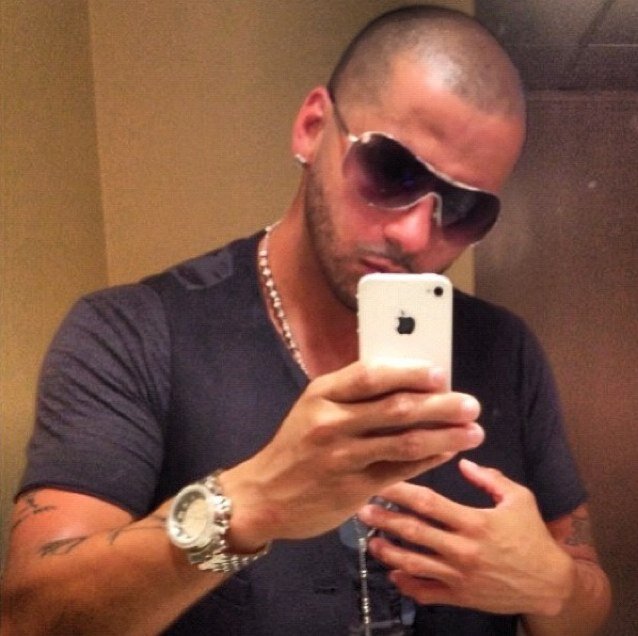 Twinzitto's profile picture. Normal dude living a normal life.... #teamleo #twinning Follow me on instagram @mbk730