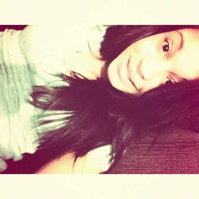 Nem bem, nem mal. Apenas com a sensação de que poderia estar melhor.                                                 ♥ Ju ♥ Lau ♥ Fany ♥ Mala ♥