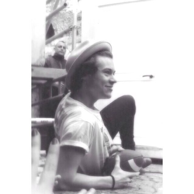 Come with me, darling. Let's fly away.