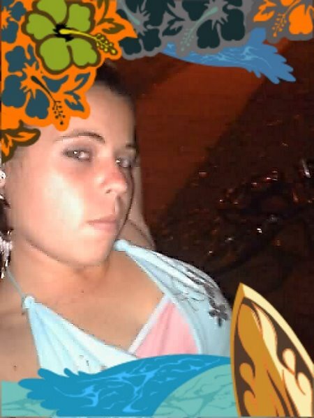 Amo a vida e conhecer pessoas !!!! minha maior qualidade é ser CORINTIANA de nascencia...........  e nem sei qual é a desse twiter  fiz só pra tira uma onda