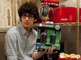 hey there im robbie shapiro :-) i go to hollywood arts with tori,cat,jade,andre and beck and i have rex.