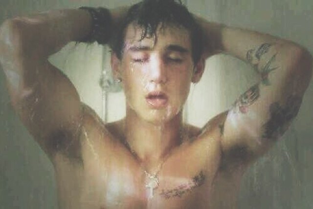 Kinda in love with that boy named Luke @luke_brooks (0/5)