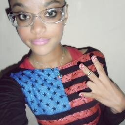 '∿⋆    É dificil encontrαr , eu sei ... Mαs quαndo α gente encontrα pessoαs por inteiro , qe se importαm com nosso corαção , isso não tem preço.  ‹з