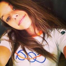 .......“Enquanto estivermos longe as estrelas do céu irão sorrir por mim, olhe para o céu hoje a noite… Estarei em toda a parte,@kellyloli