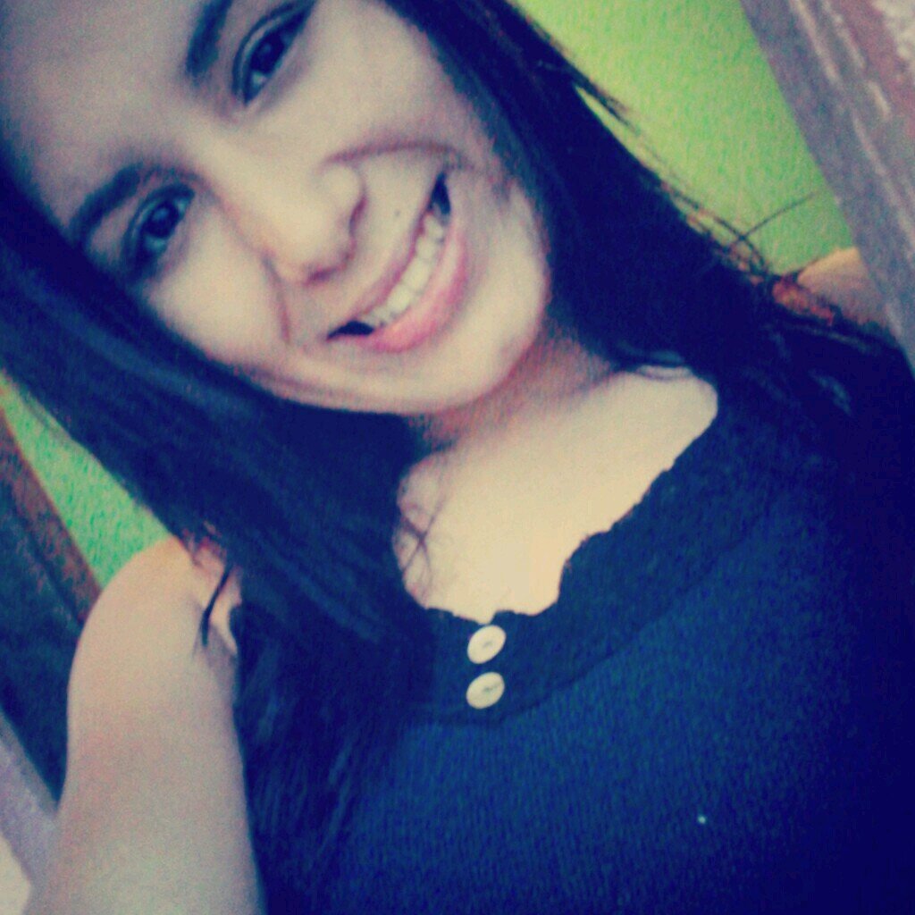 Sintonize sua vibração, não há tempo para viver em vão, e não pense mais em desistir, existe um mundo que só quer te ver sorrindo {..}      Jesus ♥